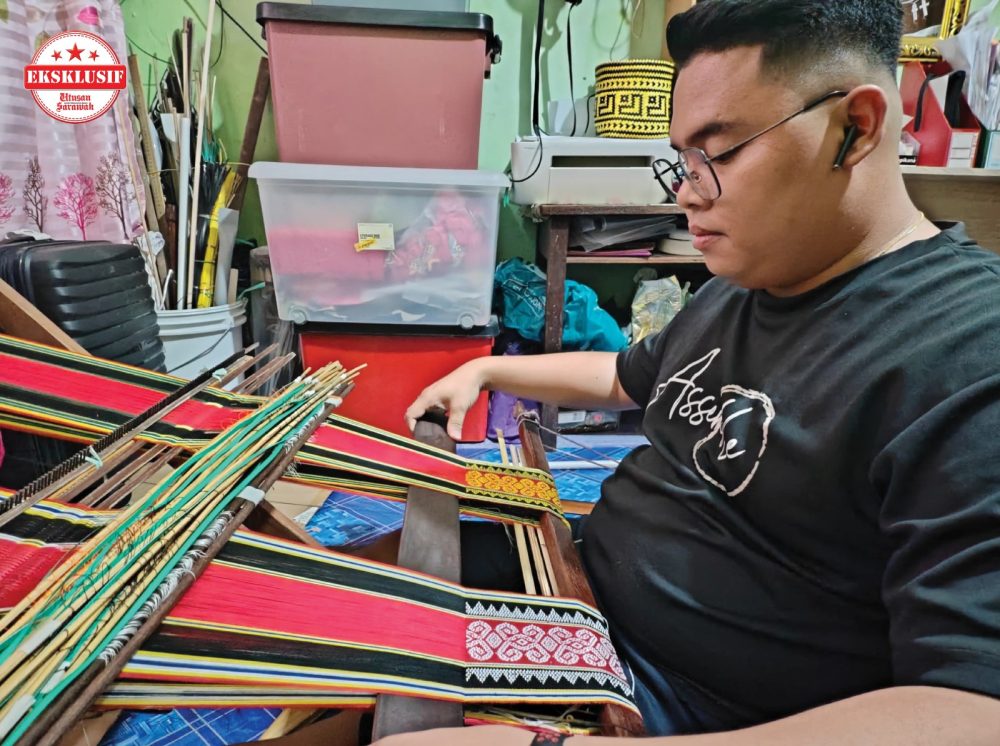 Tenun Dua Thermos: Mengukir Warisan dengan Sentuhan Modern di Cilacap
